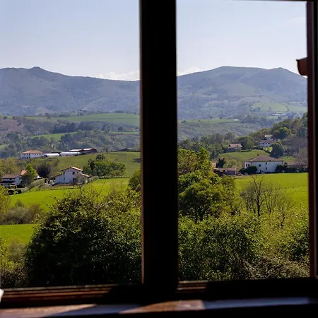 Chambres D'hotes Irazabala 3*