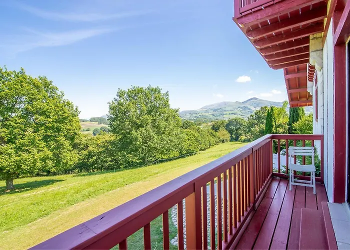 D'hotes Irazabala לינה וארוחת בוקר