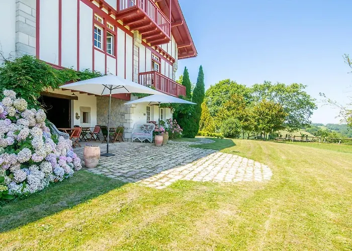 D'hotes Irazabala לינה וארוחת בוקר